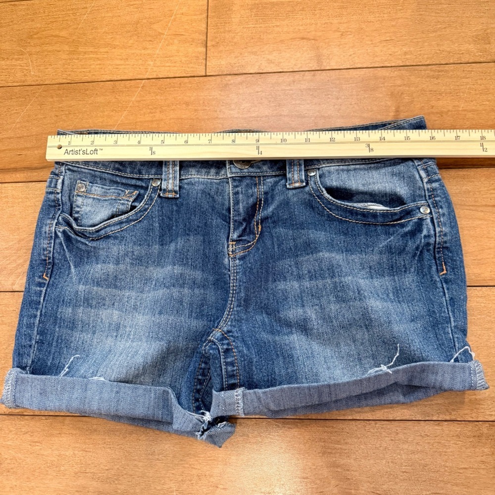 SO Womens Denim Cutoff Shorts Medium Wash Size 9 Summer Indie Vibe - Picture 4 of 6